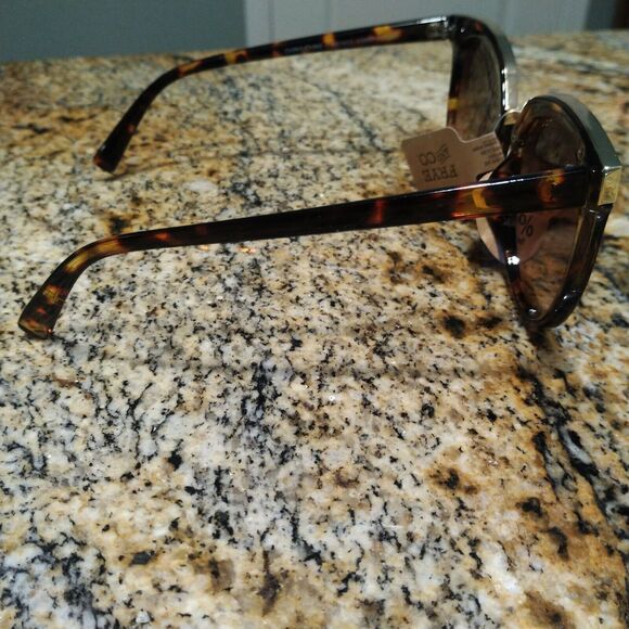 Frye and Co. Tortoise Shell Brown Sunglasses 100% UV Lens Protection NWT main image 10